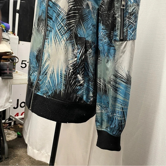 GUESS Venice Island Tropical Bomber Jacket sz LG - Picture 3 of 16